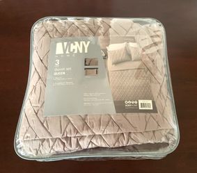 New Queen Size Quilted Duvet Cover & Matching Shams Set