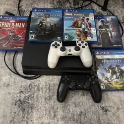 PS4 + 2 controllers + 5 games