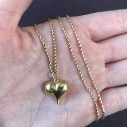 Beautiful 14k diamond cut rope 18inch necklace with 14k heart pendant.