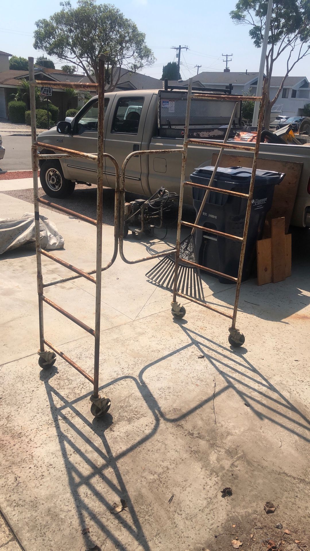 Scaffolding 6ft X 4ft Wheels Lock Weathered But Works Great