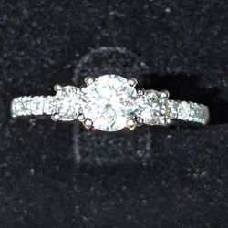 White Gold Diamond Engagement / Promise Ring 💍