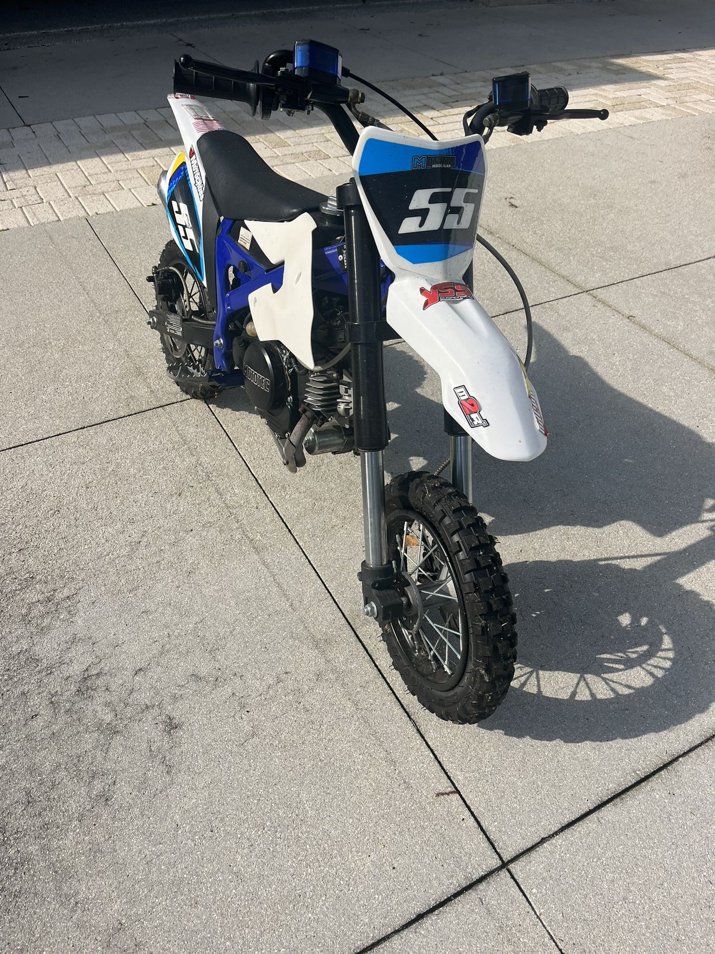 MotoTec Hooligan 60cc 4 Stroke Gas Dirt Bike