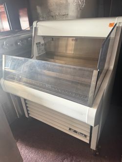 True THAC-36-LD white grab and go merchandiser cooler