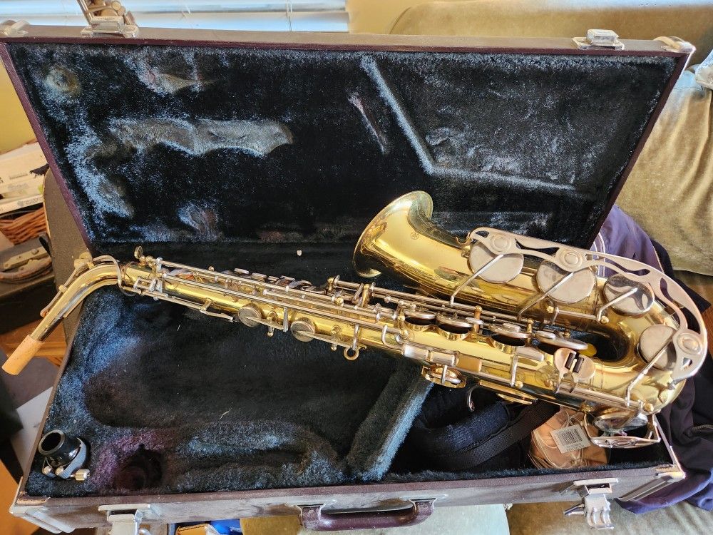 Yamaha YAS-23 Alto Saxophone