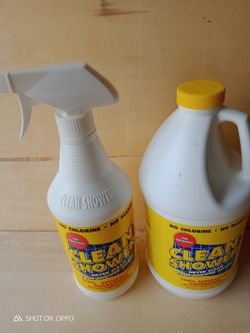 Cerritos.. Cleaning shower. Spray