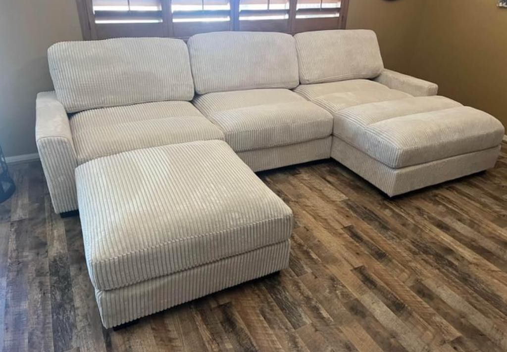 New 4 Piece Modular Sectional Couch! Includes Free Delivery 🚚!