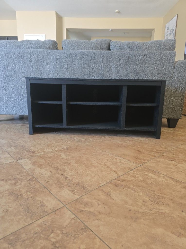 Main Stay TV Stand