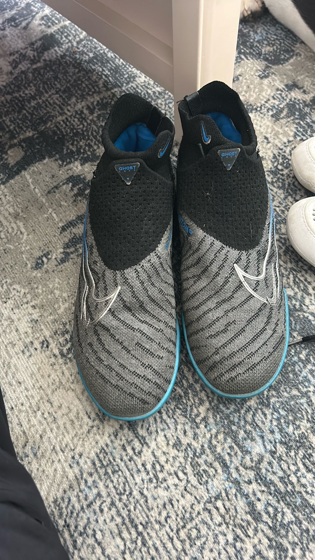 Nikes Astroturf soccer cleats