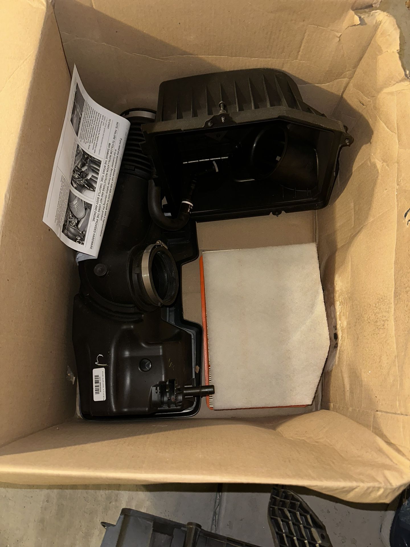 original intake GMC Sierra AT4 - Air Cleaner Outlet Duct OEM 2019  part: (contact info removed)0