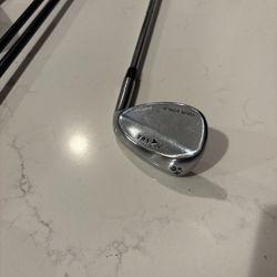 HONMA Tour World Forged 56/12 Golf wedge