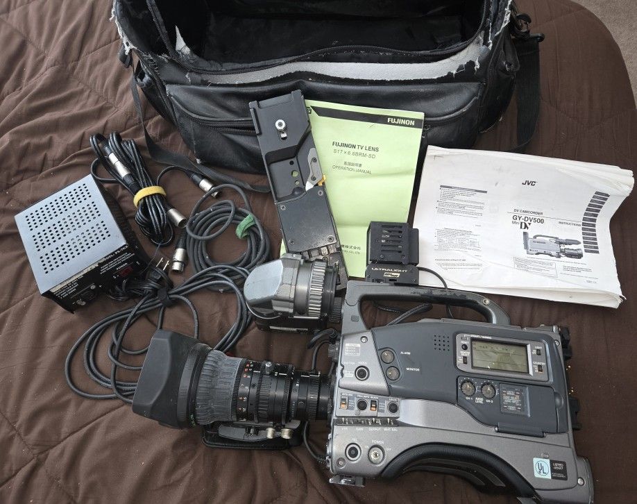JVC GY-DV500, Broadcast Camera With Accessories
