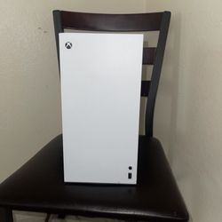 Xbox series x white color