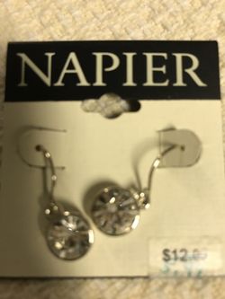 Pretty silver/crystal drop earrings