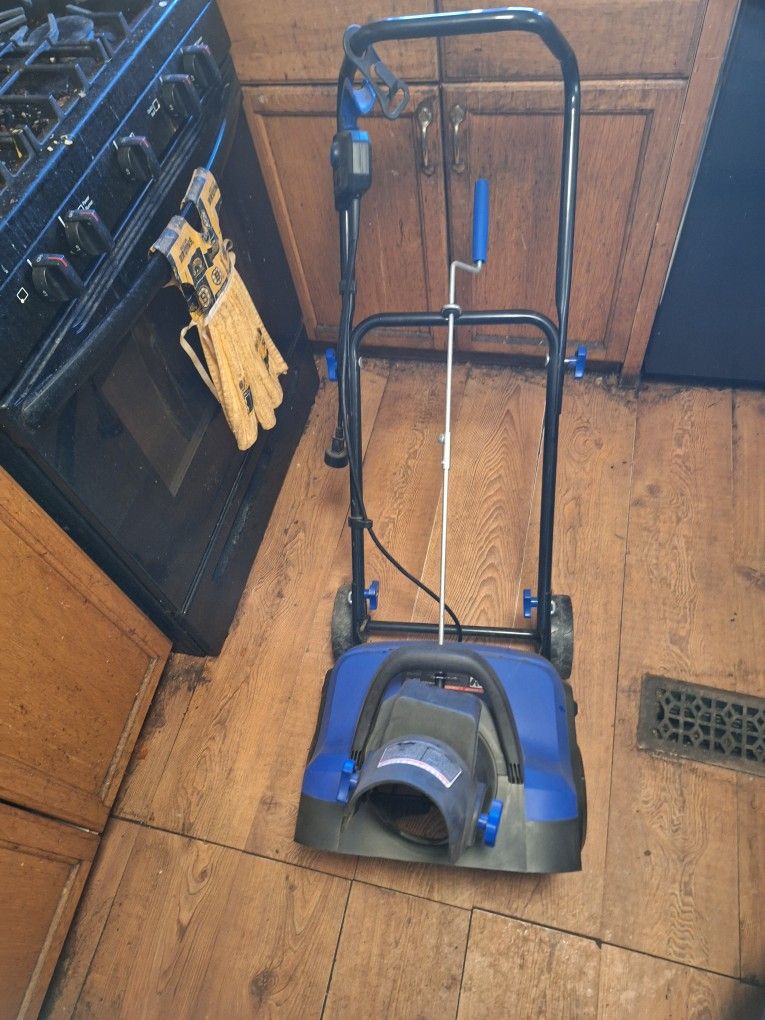 Sno Joe Electric Snowthrower 
