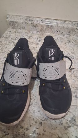 Nike Kyrie Low 3 Team 'Black Wolf Grey'