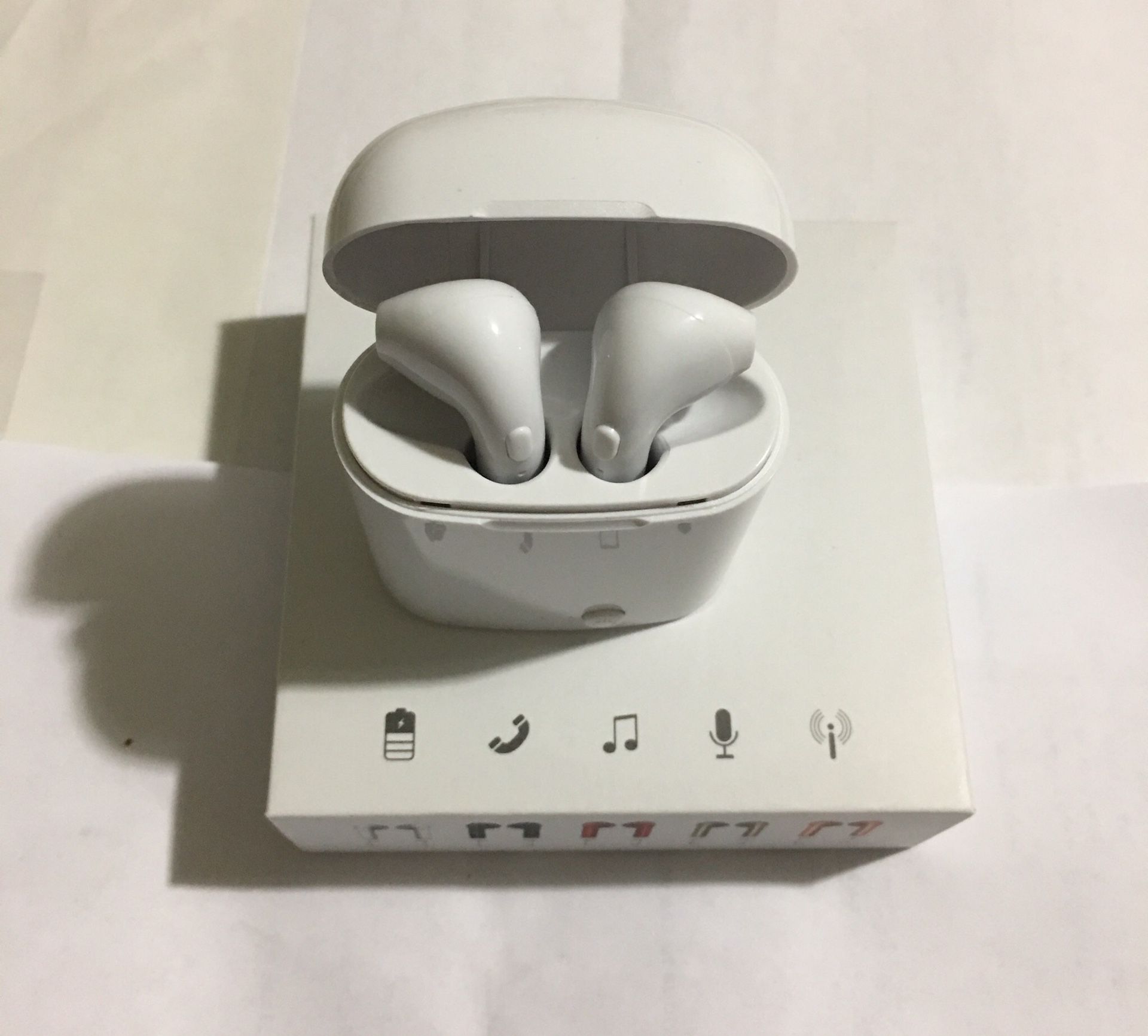 Wireless Bluetooth earbuds for all iPhones and all android phones