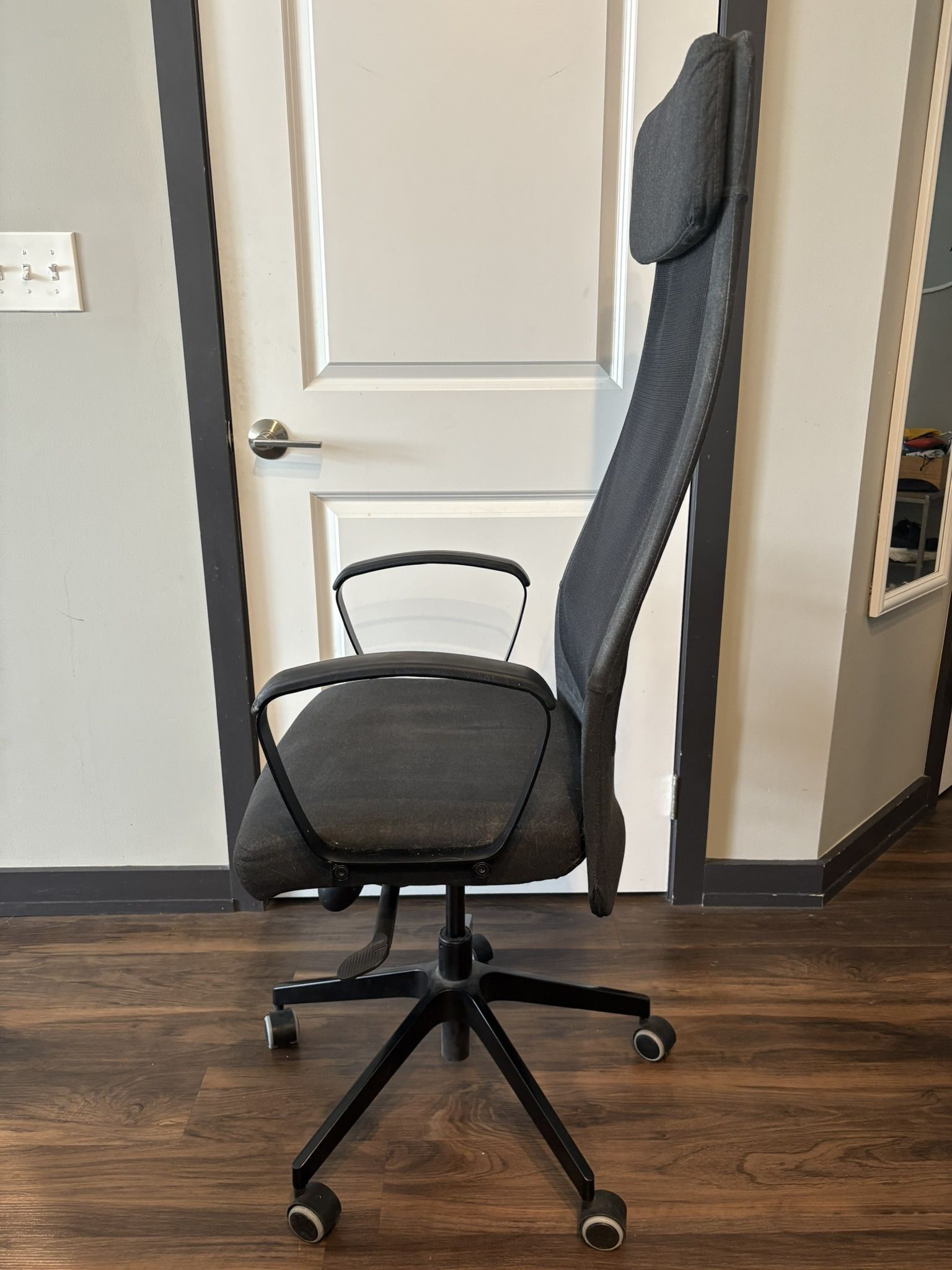 IKEA MARKUS Ergonomic Office Chair - Black Mesh Back