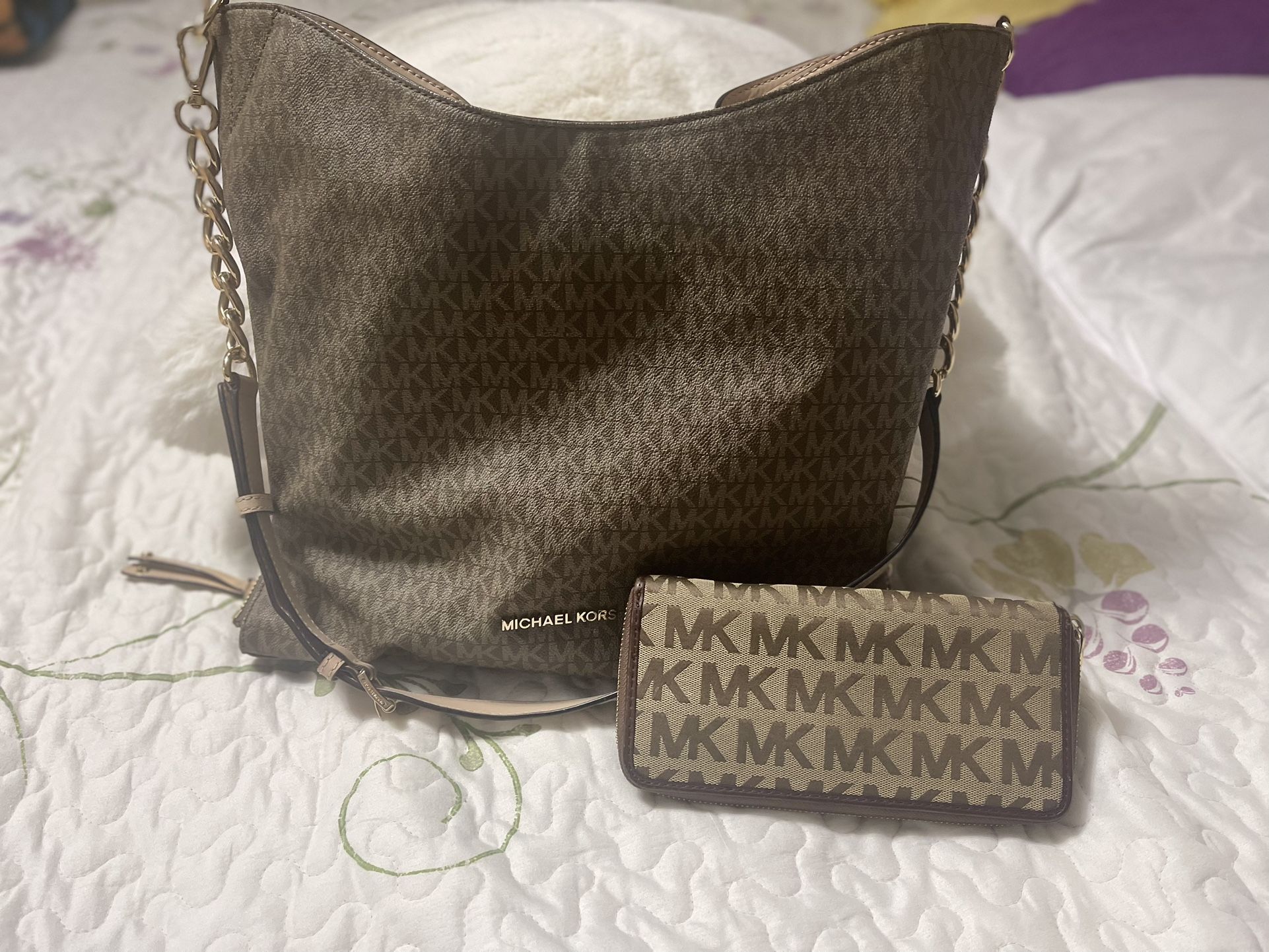 Michael Kors Bag And Wallets