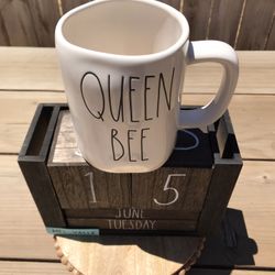 Rae Dunn Queen Bee Mug $11 NEW
