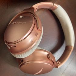 Bose QuietComfort 35 ll Wireless Bluetooth Headphones, Noise-Cancelling, with Alexa Voice Control - Rose Gold