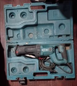 Makita saw