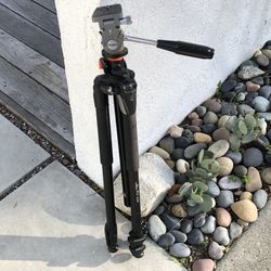 Vanguard Alta Pro 263AT Tripod (Silver Lake)