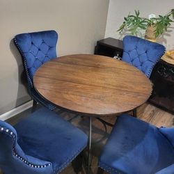 Kitchen Table & Chairs