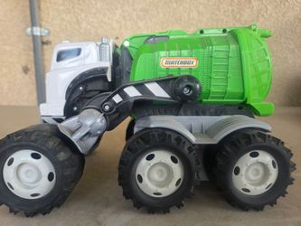 Stinky garbage truck