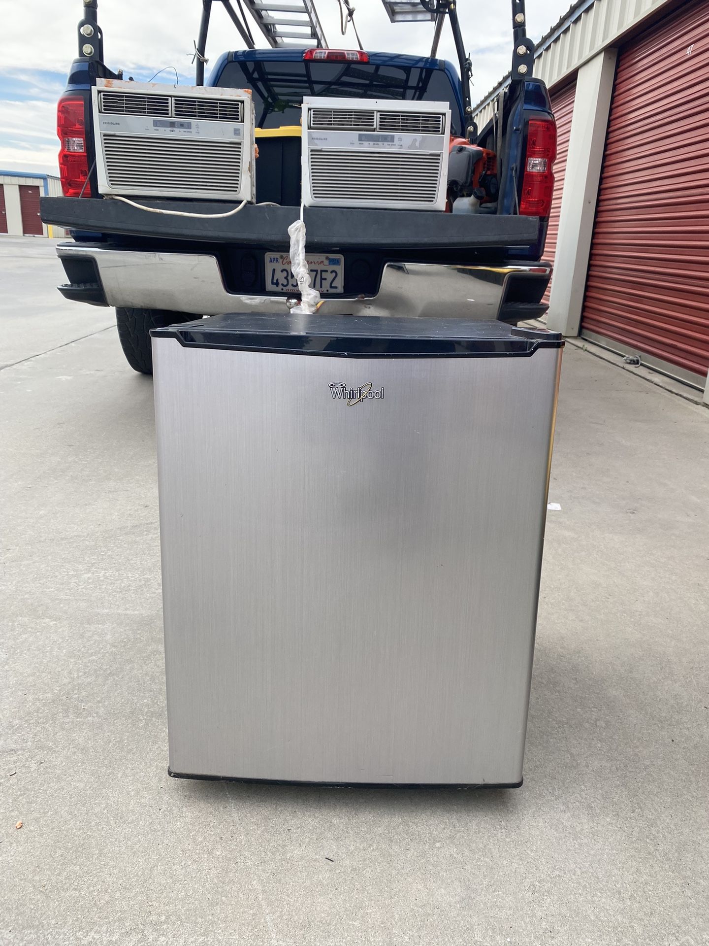 Whirlpool Mini Fridge 