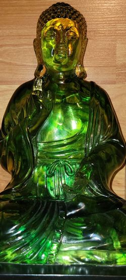 Antique Soul
Mid-Century Resin Buddha