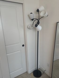 Pole lamp