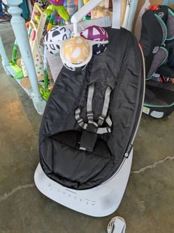 4 moms mamaroo Mommaroo swing chair bouncer automatic