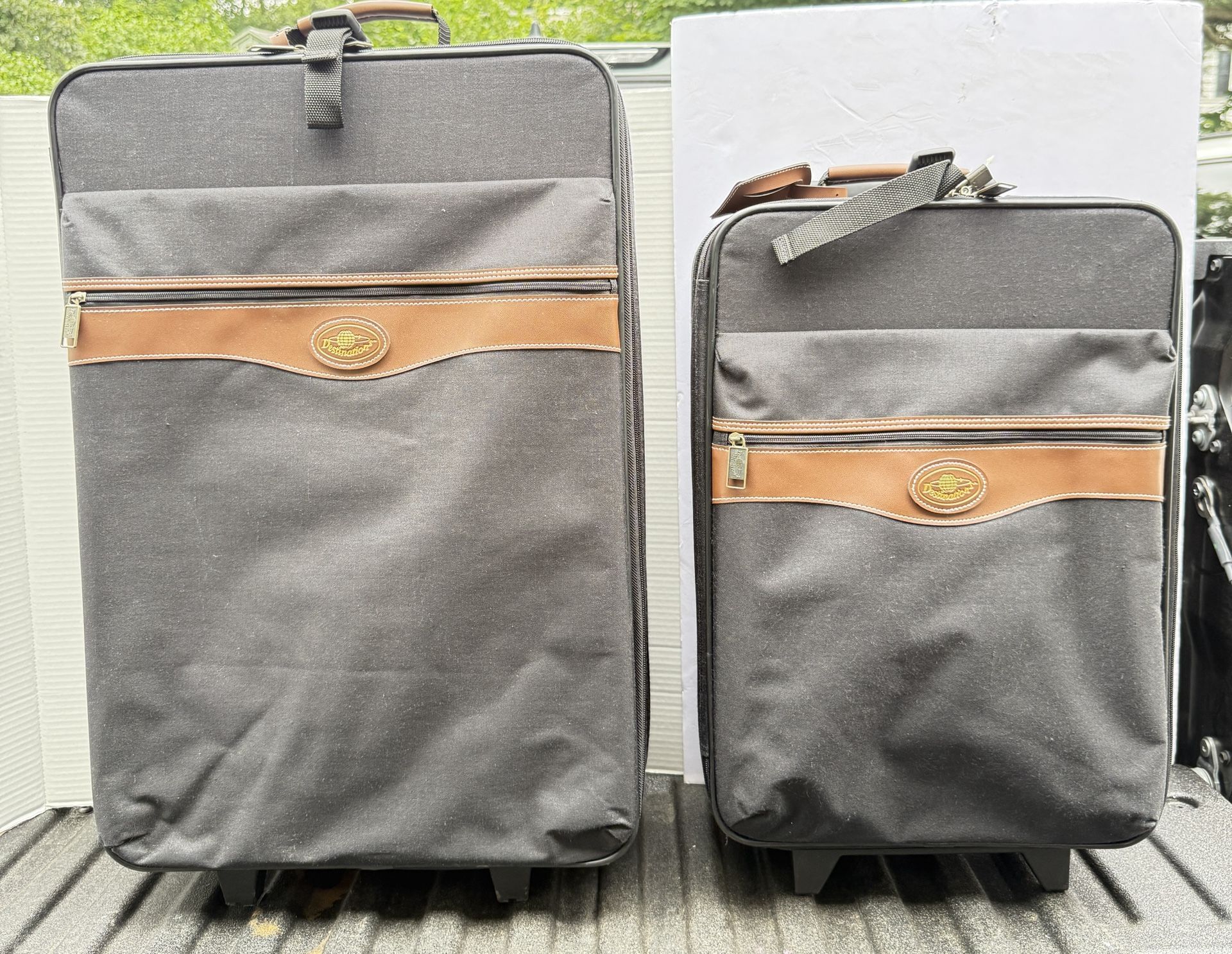 Destinations Luggage 2 Piece 27" And 22"