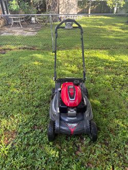 Lawn mower Honda Harmony excellent condition rear wheel drive self propelled work Perfect