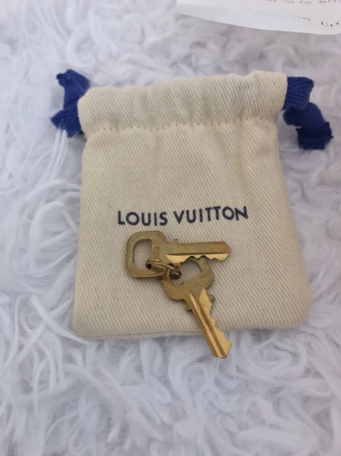 Vintage Louis Vuitton Speedy 35 for Sale in Miami Beach, FL - OfferUp