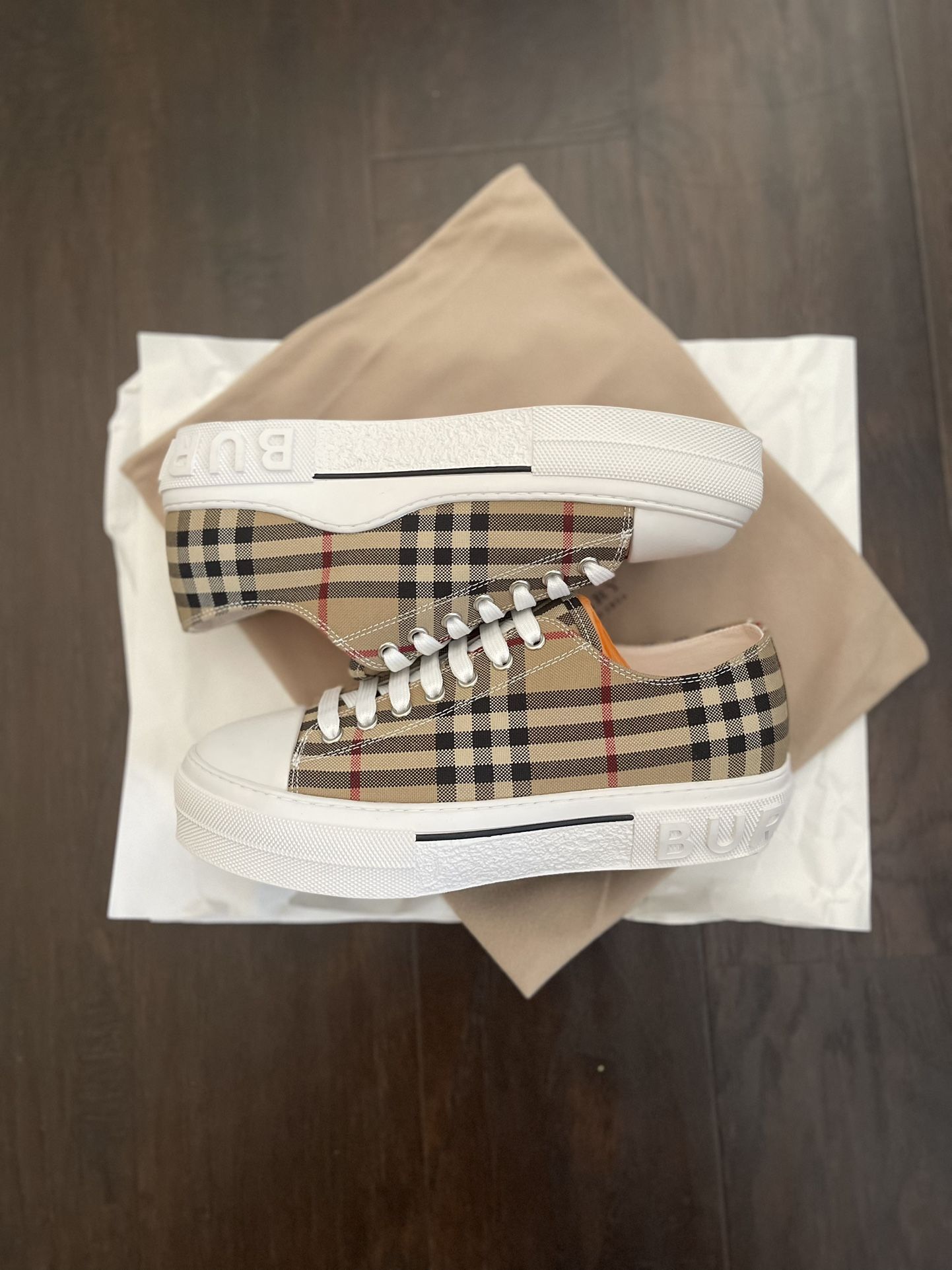 Burberry shoes