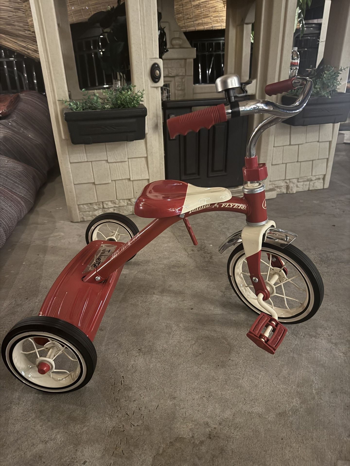 Radio flyer Metal Tricycle Vintage Style Like New 