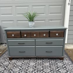 7 Drawer Solid Wood Dresser
