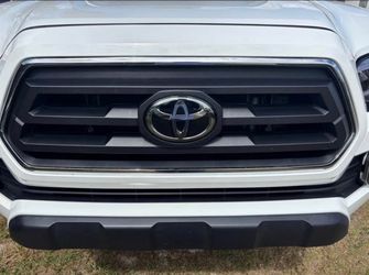 Toyota Tacoma OEM grill