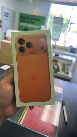 Apple iPhone 17 Pro Max – Orange Titanium
