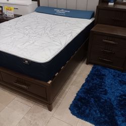 *Manager's Special*---Carolina Stunning Platform Storage Queen/King Bed And Dresser/Mirror Sets---Delivery And Easy Financing Available 👍 
