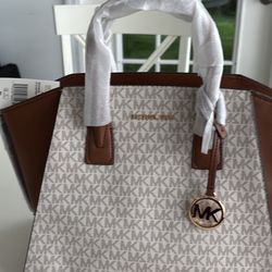 Michael Kors LG TZ Satchel 
