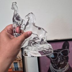 2 glass horses