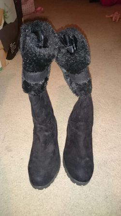 Size 12 little girls / toddler suede like / straps/ heeled boot