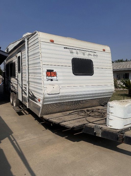 2007 22-ft Carson Titan Toy Hauler