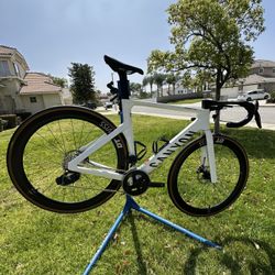2025 Canyon Aeroad CF SLX AXS Size m