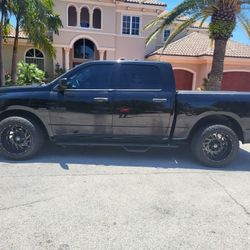 2014 Dodge Ram 1500  Runs Strong. Hemi