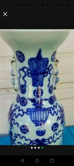 23 inch antique vase has but good condition