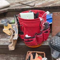 Paint Bucket Kit, Brussels Brand, New Paint Brushes, Paper Dispenser With Paper Line, Drawer, Tape, And Plastic And Canvas Cover