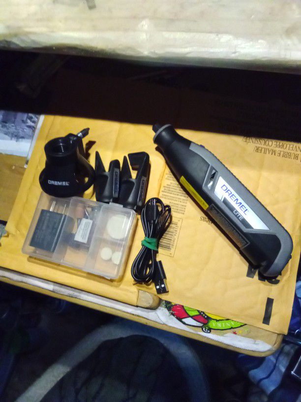 Dremel Lite 1/8 in. Cordless Rotary Tool for Sale in Kent, WA - OfferUp